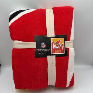 NFL Kansas City Chiefs Ultra Fleece Plush Throw blanket, measuring 60 in x 70 in